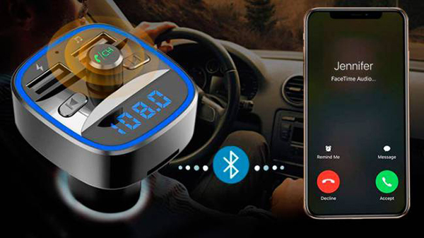 Este transmisor FM para coche convierte tu radio en un sistema Bluetooth y manos libres