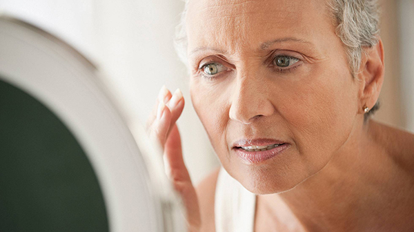 ¿Qué cremas usar a partir de los 50? Esta es la rutina antiedad ideal