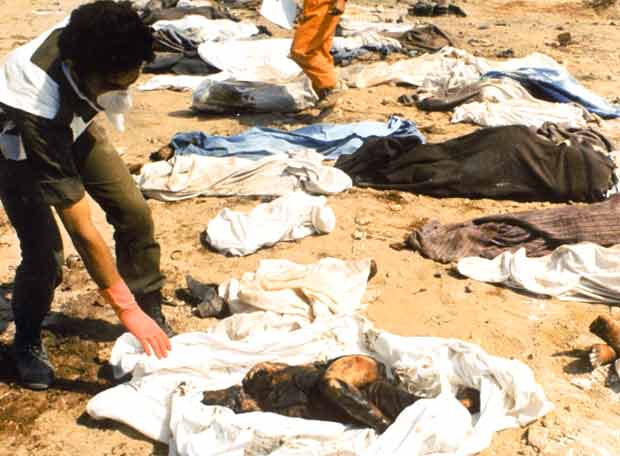 El 19 de septiembre de 1982 y despuÃ©s de tres dÃ­as de un silencio total, los libaneses descubrieron horrorizados la matanza de esos civiles, algunos identificables, otros hinchados por el sol, apuÃ±alados o destripados.