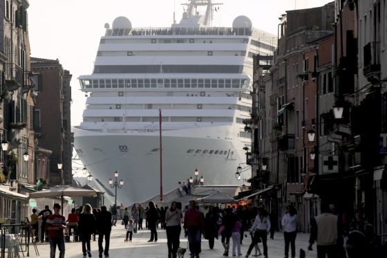 Resultat d'imatges per a "turismo masivo"