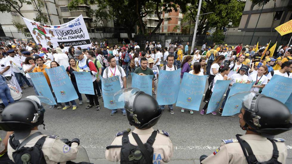 La oposición venezolana refrenda en la calle su mayoría parlamentaria