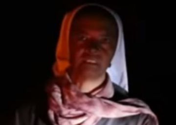 La monja colombiana secuestrada por Al Qaeda pide ayuda al Papa en un vídeo