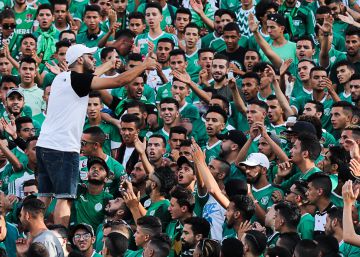 Los ultras marroquíes agitan la protesta contra el Estado en los estadios de fútbol
