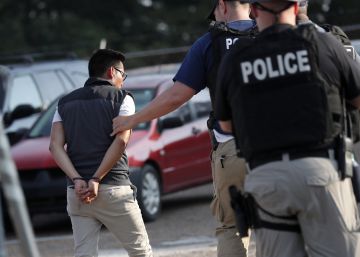 La policía detiene a 680 inmigrantes en una macro redada en Misisipi, la mayor en una década en EE UU
