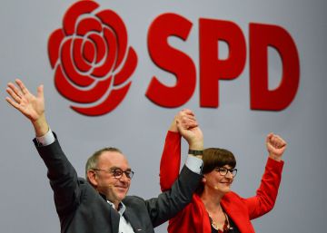 Los nuevos líderes del SPD marcan un giro a la izquierda en su congreso