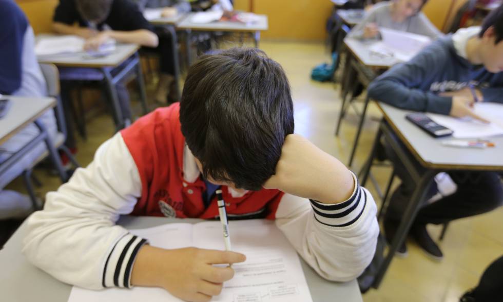 englishspeakers in spain nearly of spaniards say they cant englishspeakers in spain nearly of spaniards say they cant read speak or write in english in english el pas
