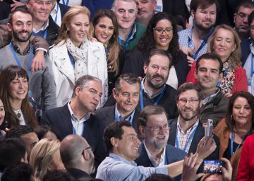 Rajoy elude el ‘caso Cifuentes’ y arenga al PP para que haga frente al auge de Ciudadanos