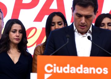 Ciudadanos leader Albert Rivera quits after election debacle