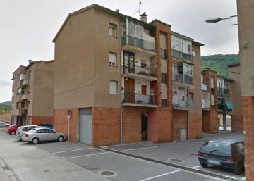 Un hombre mata a su expareja y hiere de gravedad a su hija en un pueblo de Girona