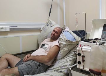 Enfermos de esclerosis se agarran a la esperanza de una terapia en Rusia