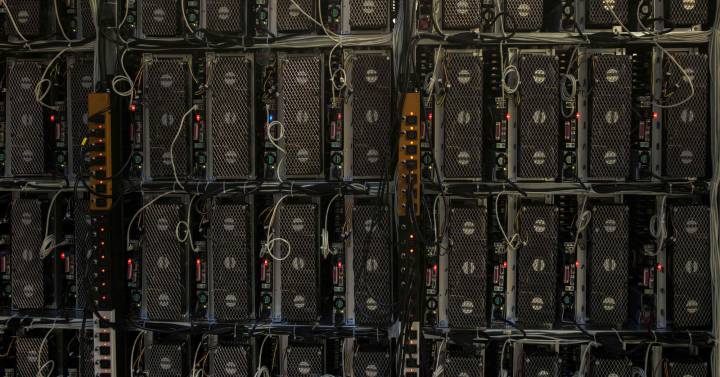 fabrica de bitcoin banii de pe internet fac bani
