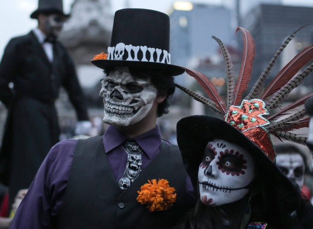 Violín Respectivamente Estación de ferrocarril 7 motivos para defender el Día de Muertos frente a Halloween | Verne EL PAÍS
