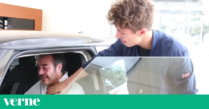 El youtuber mexicano Juanpa Zurita regaló a su padre el auto de sus sueños  | Verne México EL PAÍS