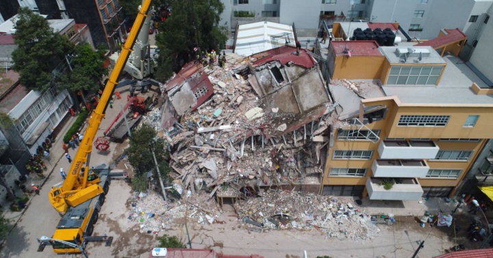 Viajante revela foto de 'dinossauro roxo' clicada em aventura temporal -  Fotos - R7 Hora 7